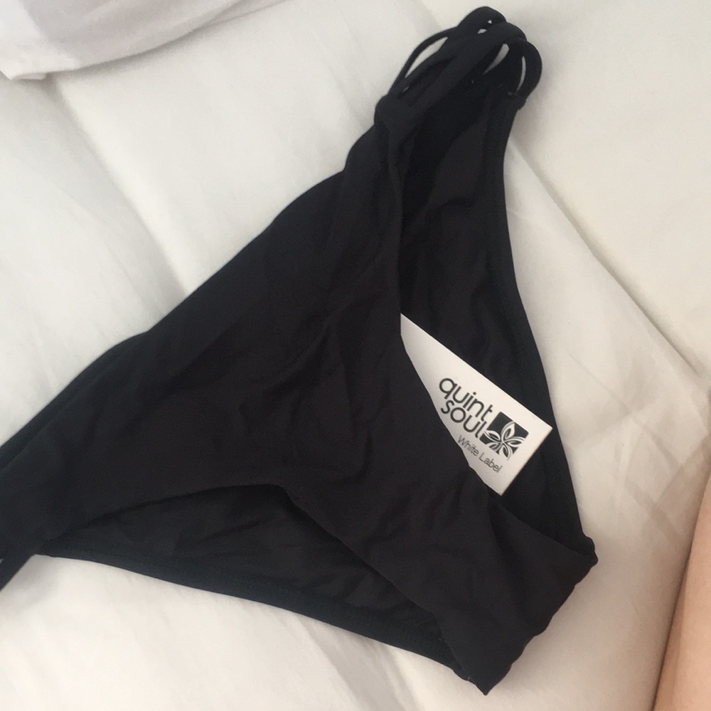 SUPER CUTE quintsoul bikini bottoms